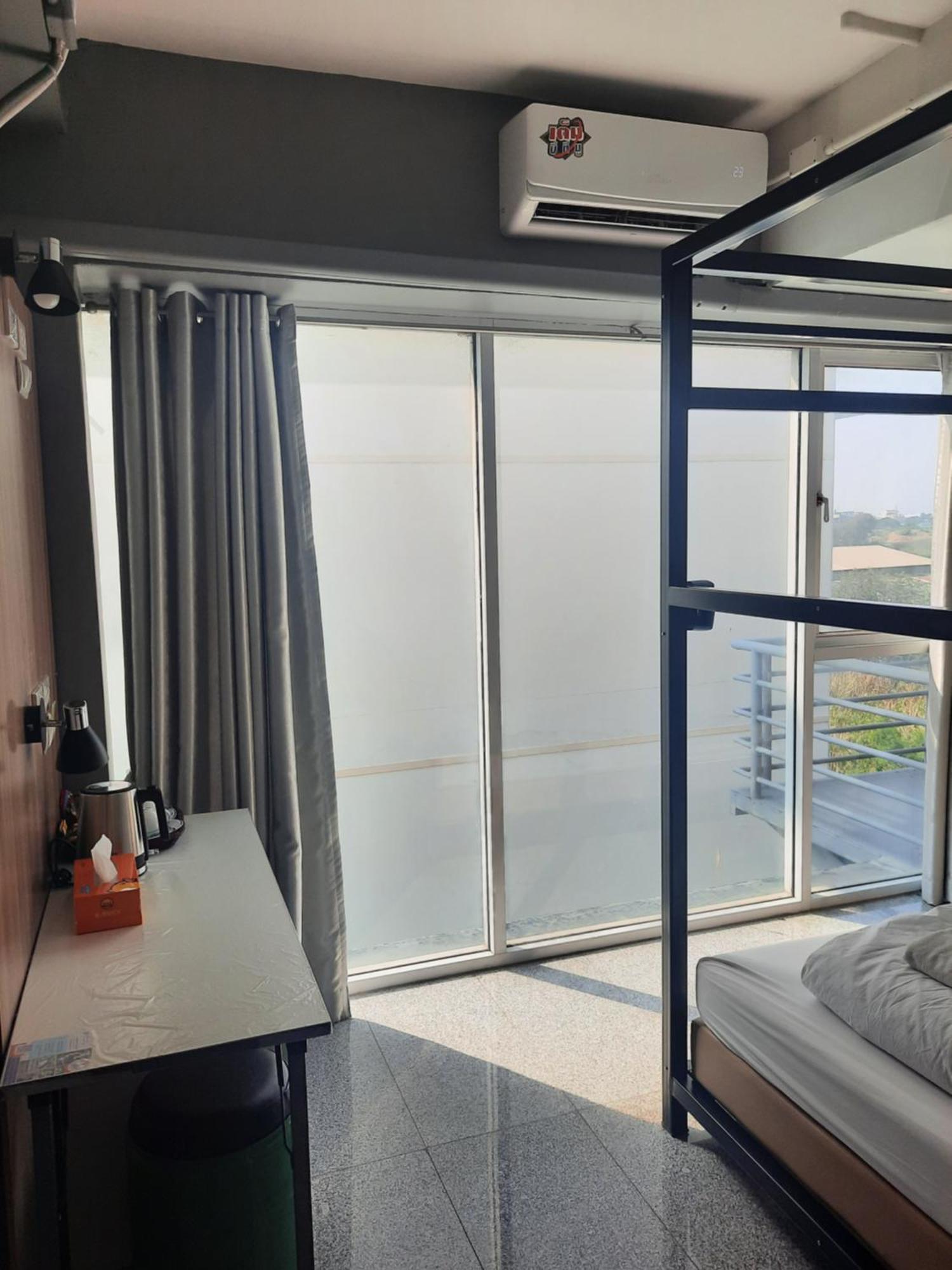 Sleep To Fly Hotel & Hostel Suvarnabhumi Airport Bangkok Eksteriør bilde